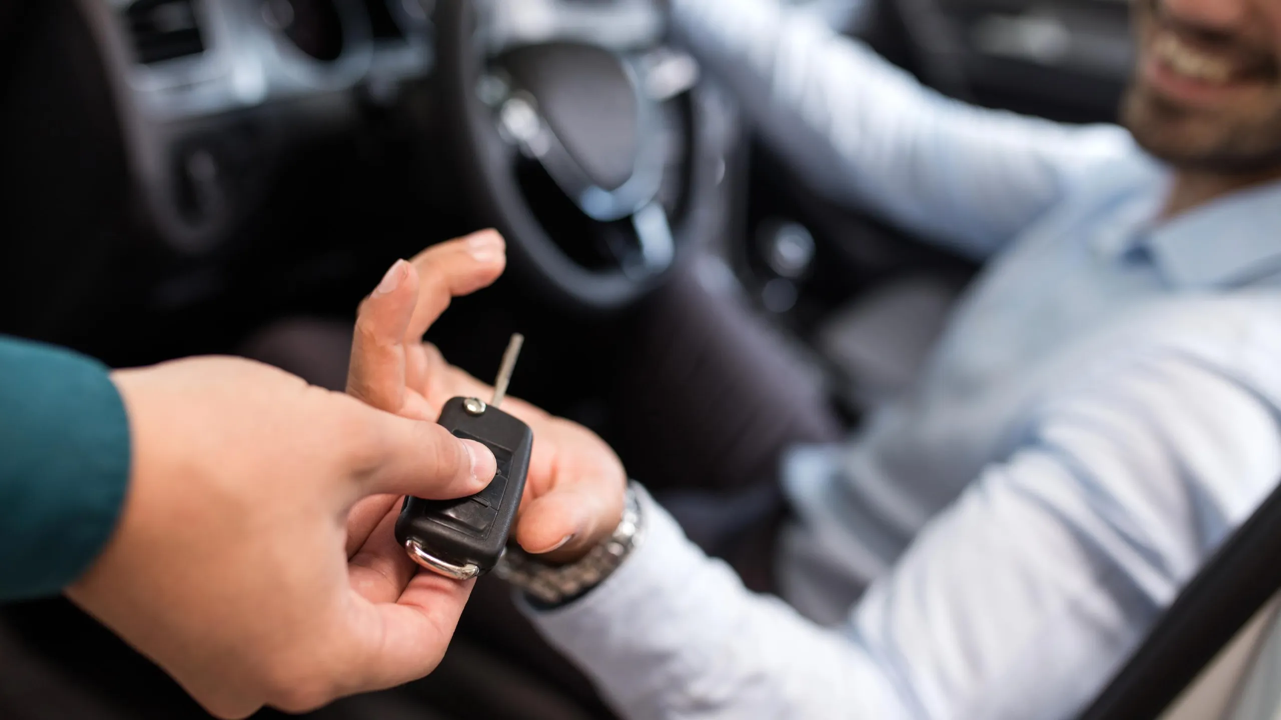 ¿Conviene comprar un auto usado a un particular o a una agencia?