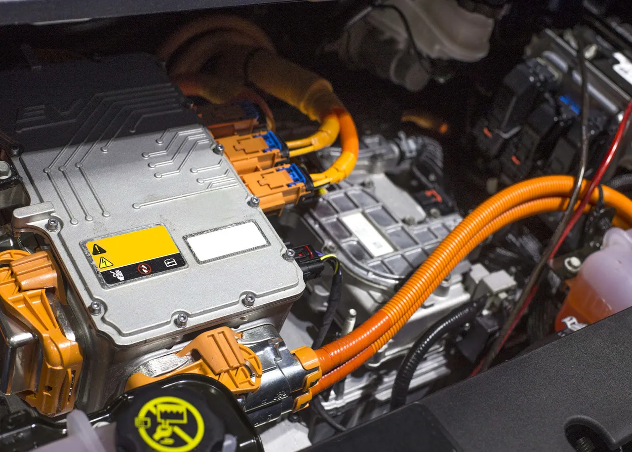 Cómo revisar el estado de un vehículo eléctrico usado